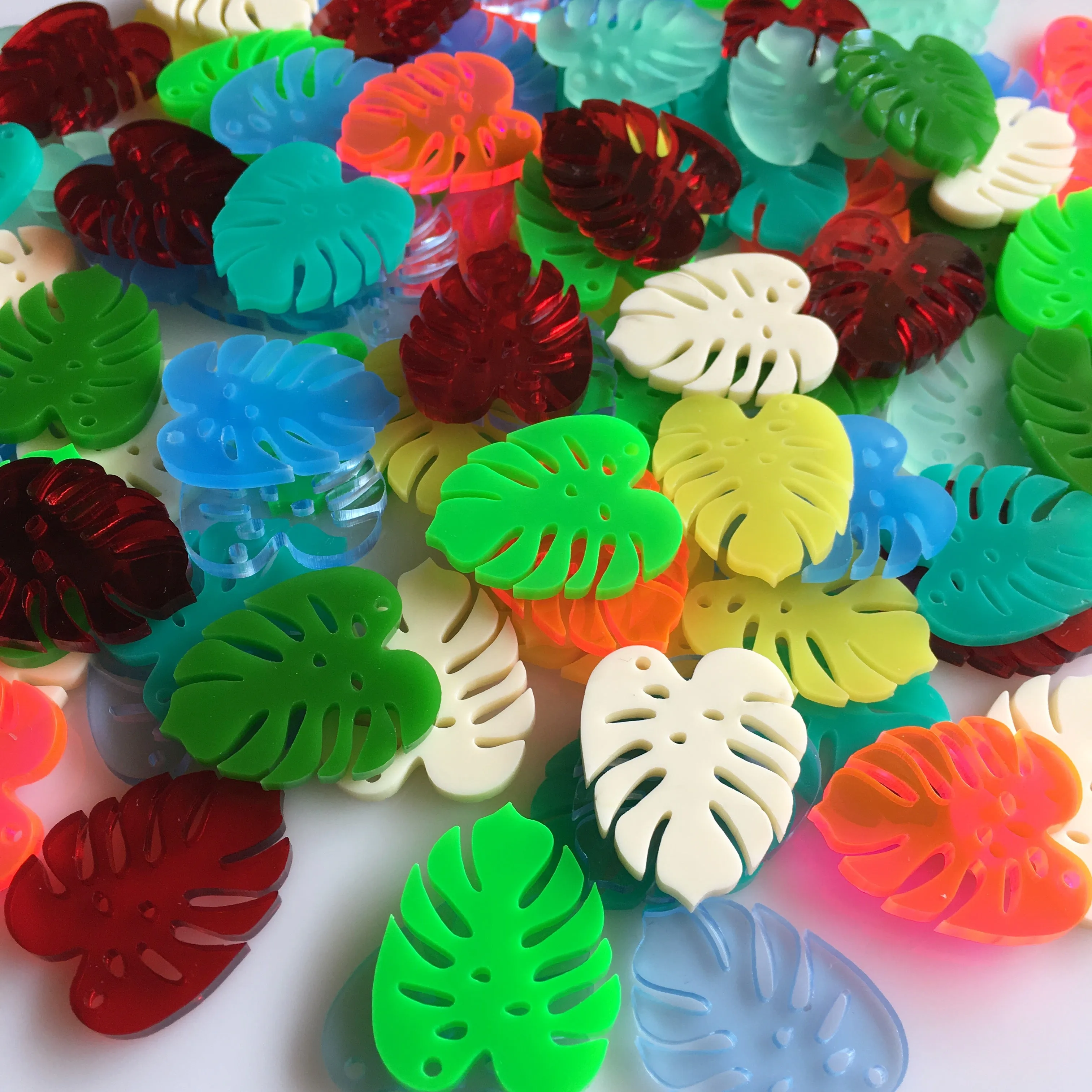 Colourful Leaves - Hojas de Monstera Deliciosa / 5 Pairs (10 Pieces), 30mm