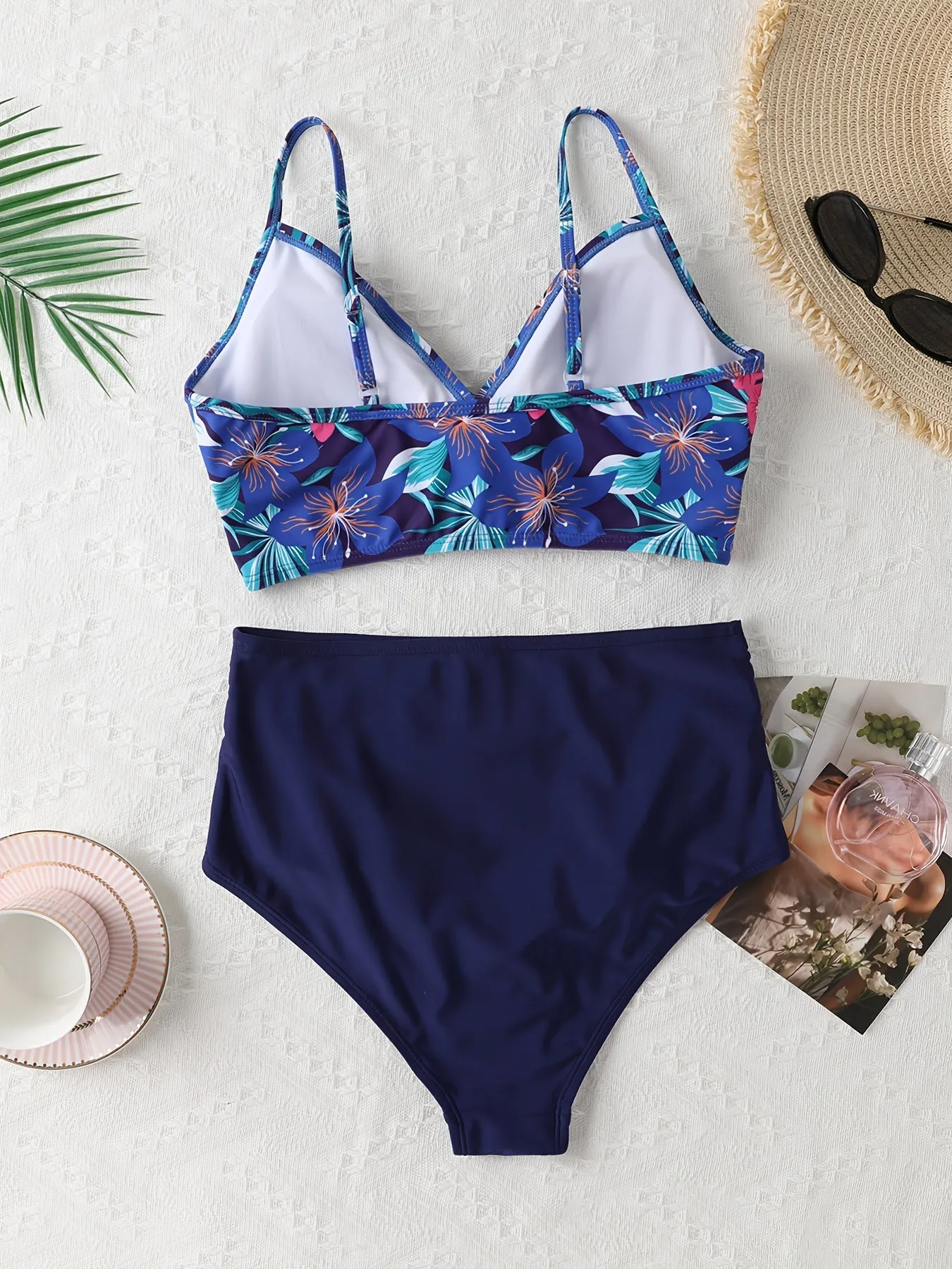 Flirty Tropical Print 2-Piece Bikini Set - V Neck, Ruched & High Cut Design - Perfect Womens Swimwear for a Chic Beach Look