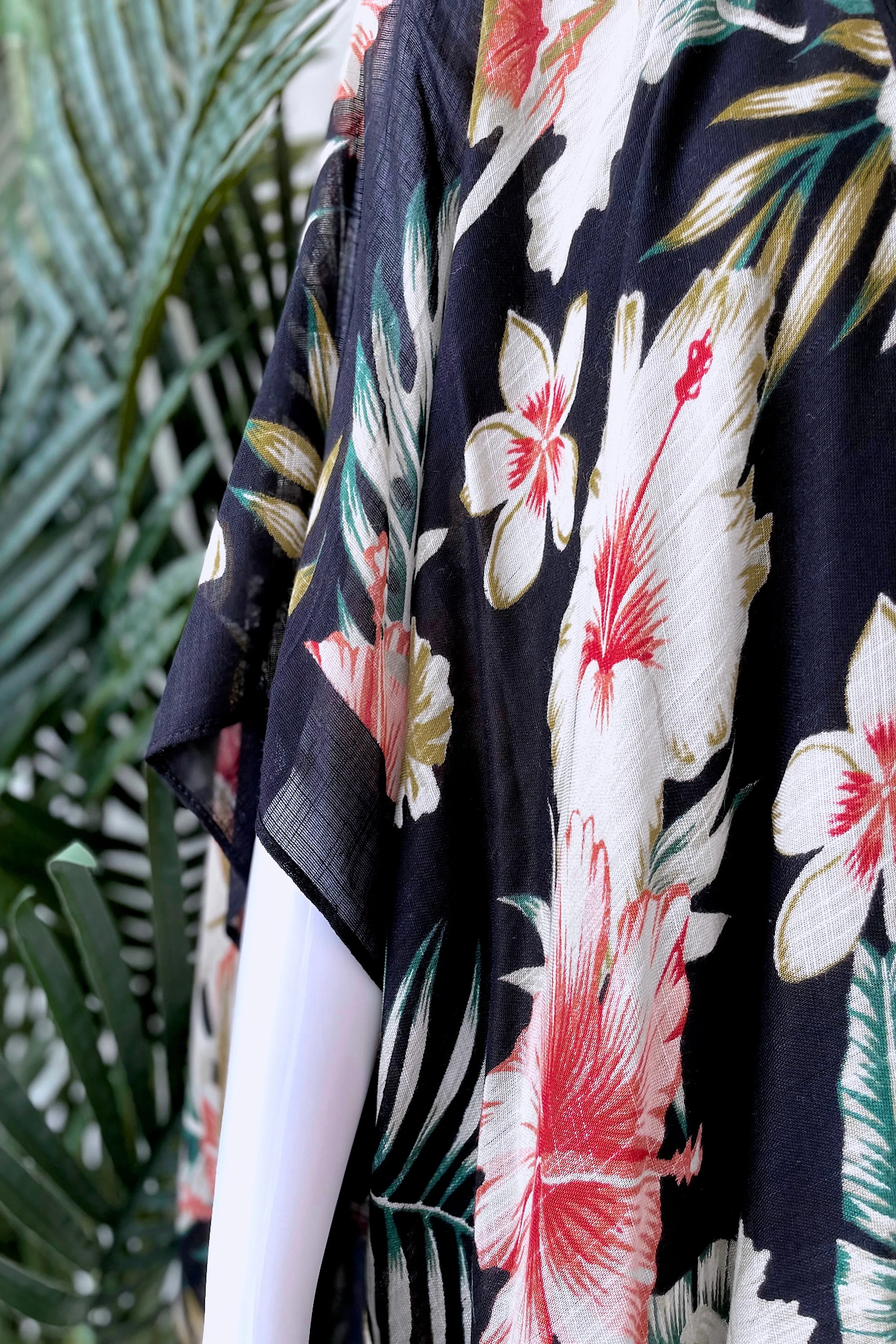 OH SUNNY DAY TROPICS KIMONO IN BLACK