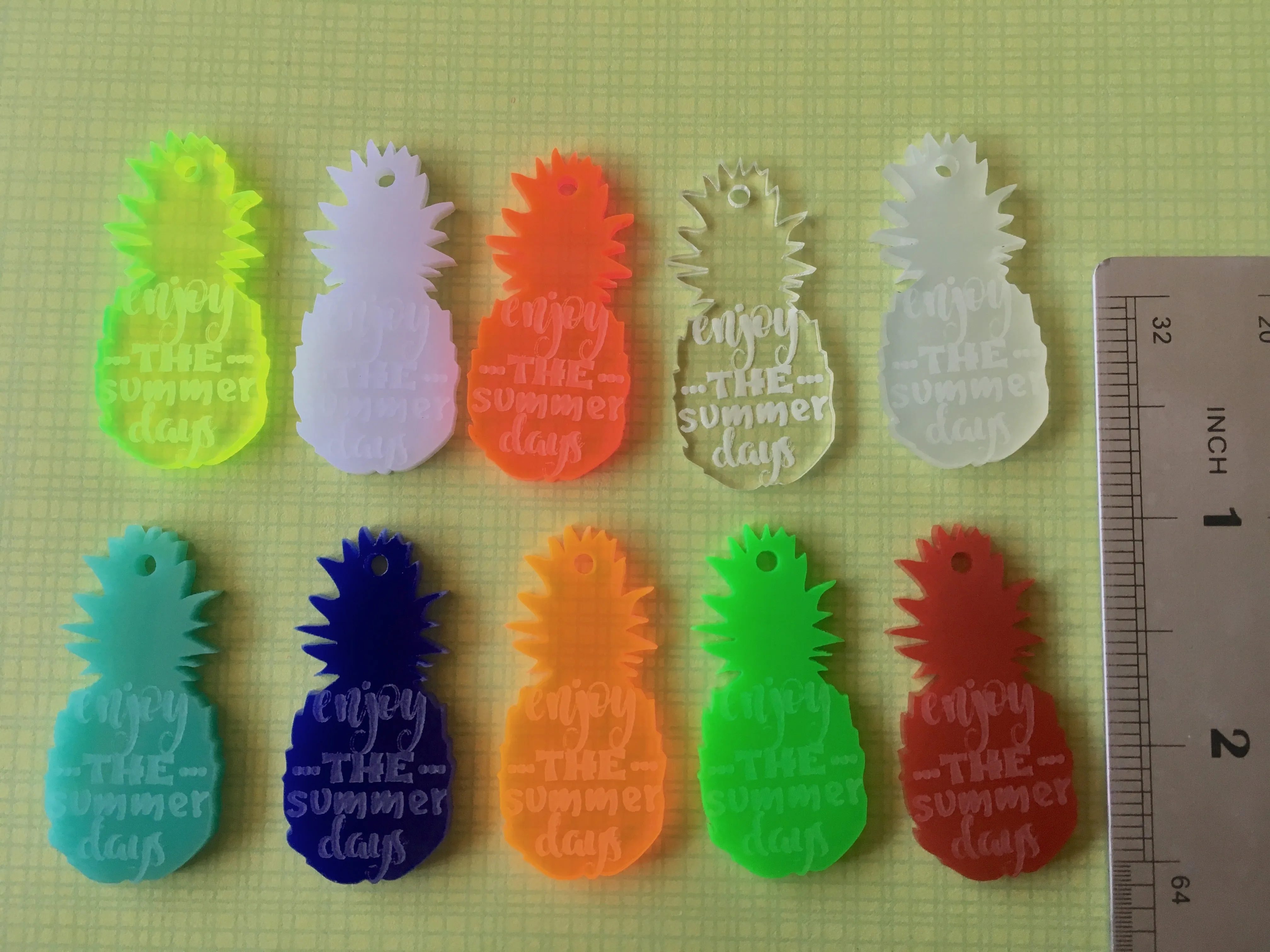 Summer Pineapples / 10 Pieces, 40mm